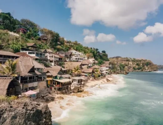 Beautiful & Popular Beach Tourism in Uluwatu Bali